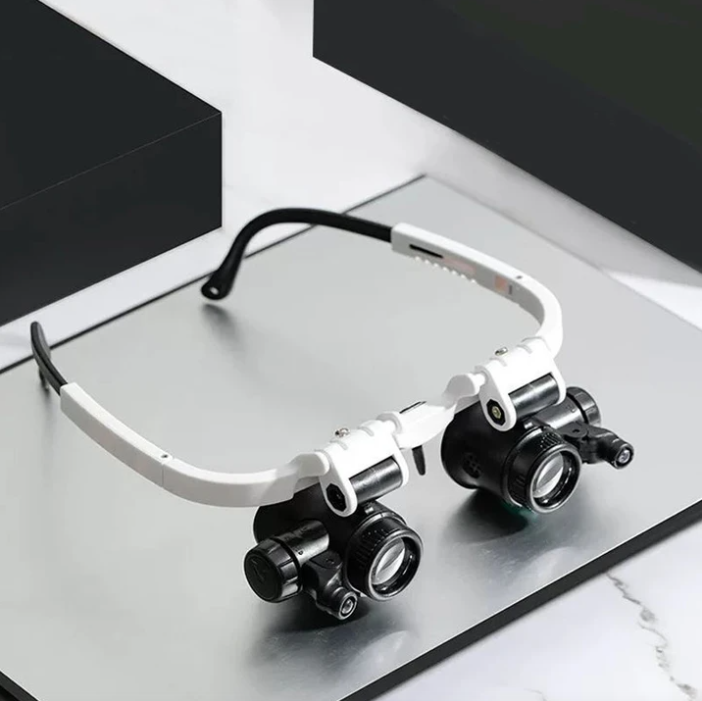 LED Magnifier Lamp Adjustable Lightweight with 3 Magnification Levels 1