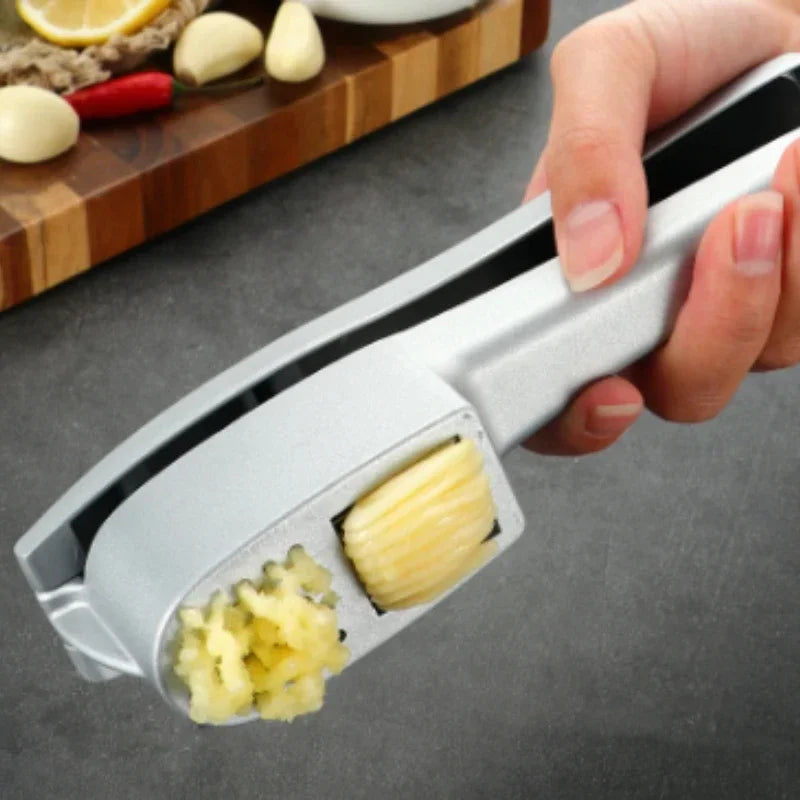 2-in-1 Garlic Press and Slicer – Aluminum Alloy Kitchen Tool for Garlic Preparation 2