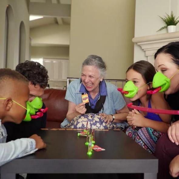 Chameleon Mask Target Card Game Blow Tube Tongue 2 Player Set 4