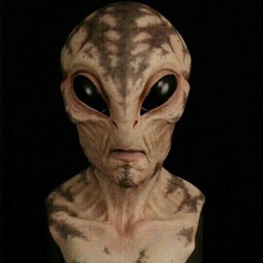 Alien Silicone Mask | Realistic Sci-Fi Costume Design | Breathable Foam-Lined Fit for Halloween Parties &amp; Pranks