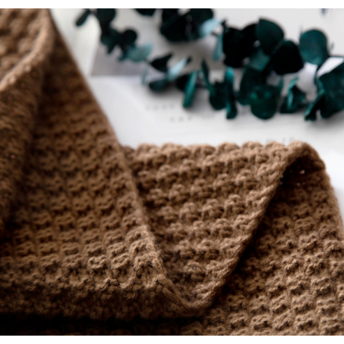 Chunky Knit Throw Blanket Acrylic Yarn | Waffle Weave with Pom-Pom Tassel Trim | Soft Cosy Throw for Sofa or Bed