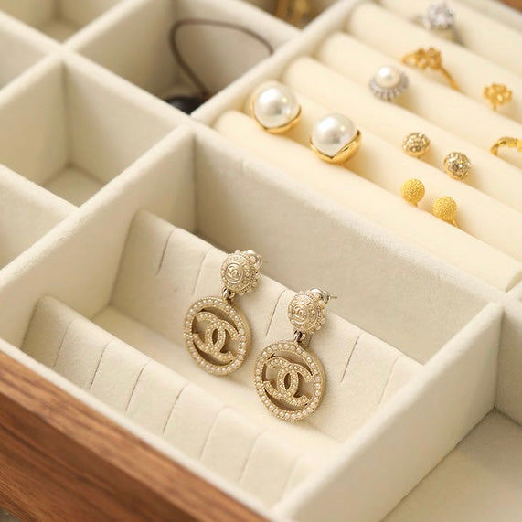 Elegant Walnut Jewelry Box | Dual-Layer Design with Velvet Lining for Organized Storage