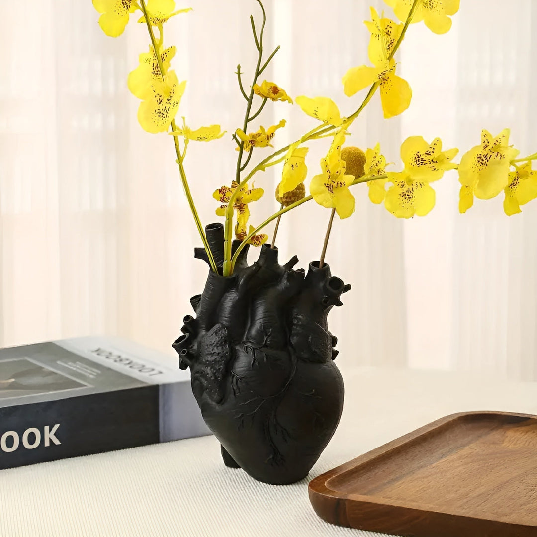 Heart-Shaped Resin Vase | Red, Black, White or Gold Colour Options | Modern Decorative Accent for Fresh or Dried Flowers 4