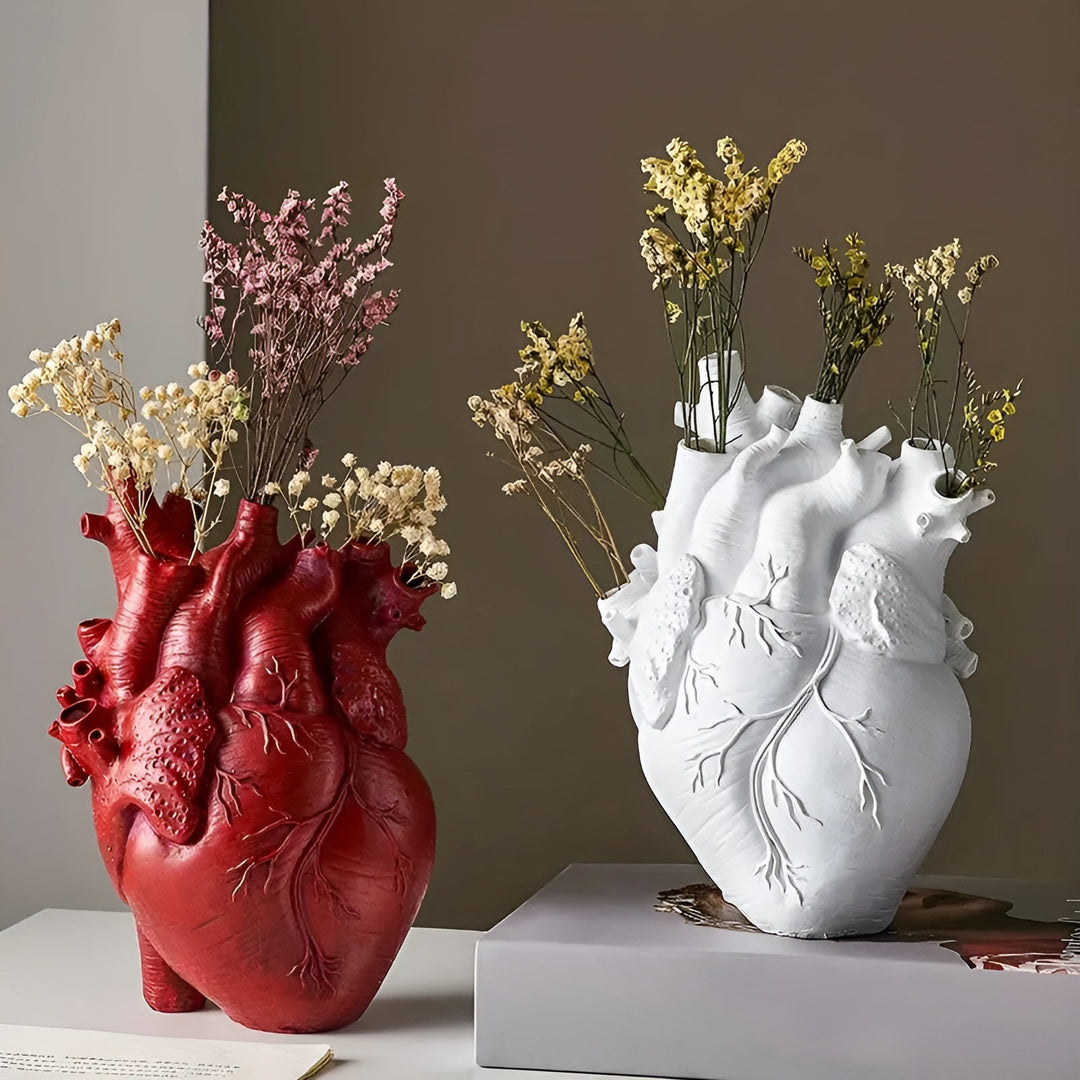 Heart-Shaped Resin Vase | Red, Black, White or Gold Colour Options | Modern Decorative Accent for Fresh or Dried Flowers 1