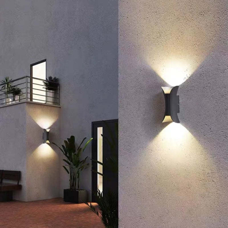 Modern Curved LED Outdoor Wall Light