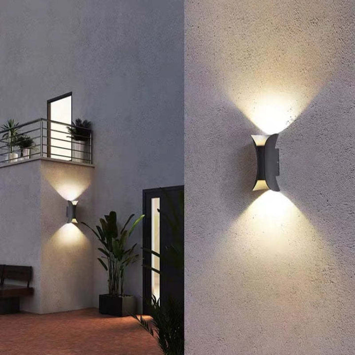 Modern Curved LED Outdoor Wall Light