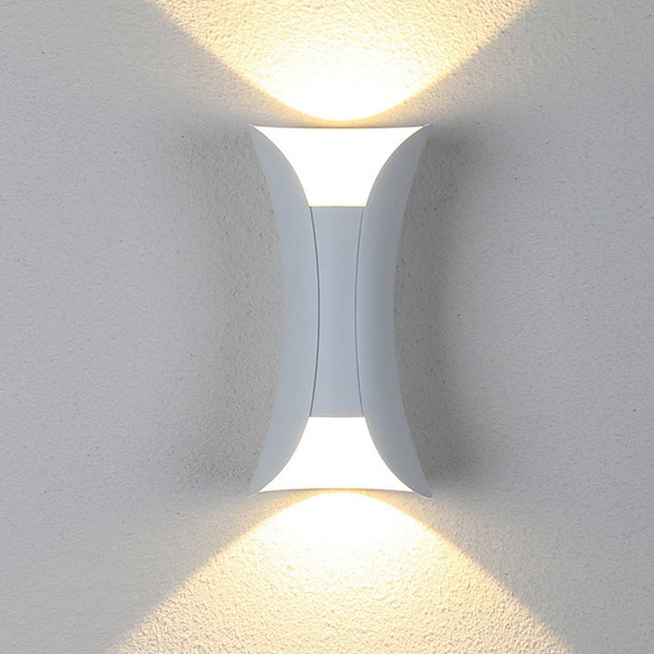Modern Curved LED Outdoor Wall Light