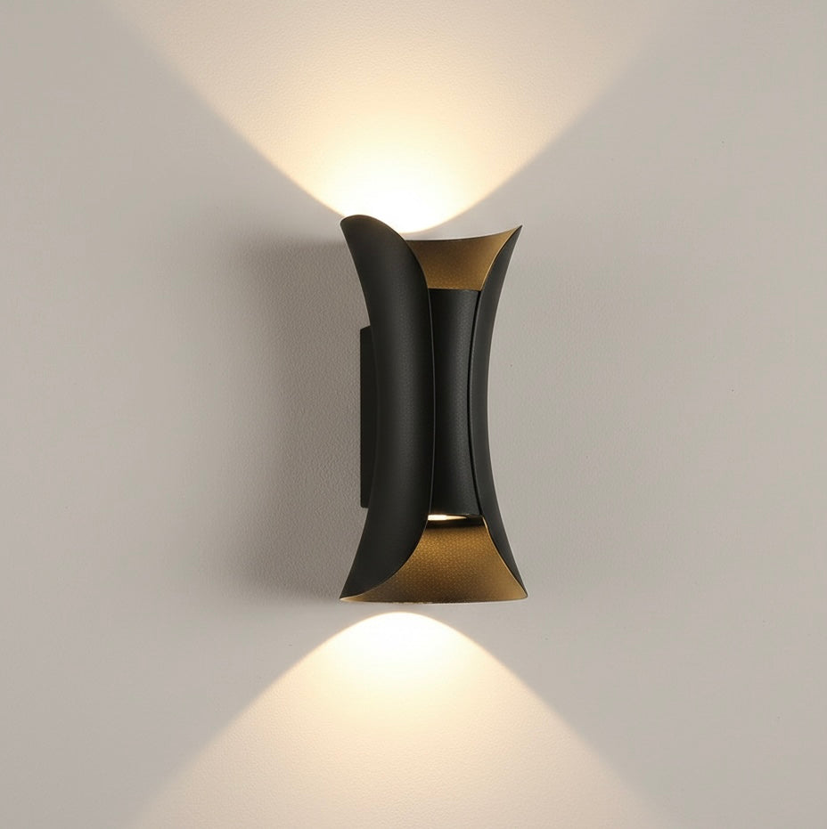 Modern Curved LED Outdoor Wall Light