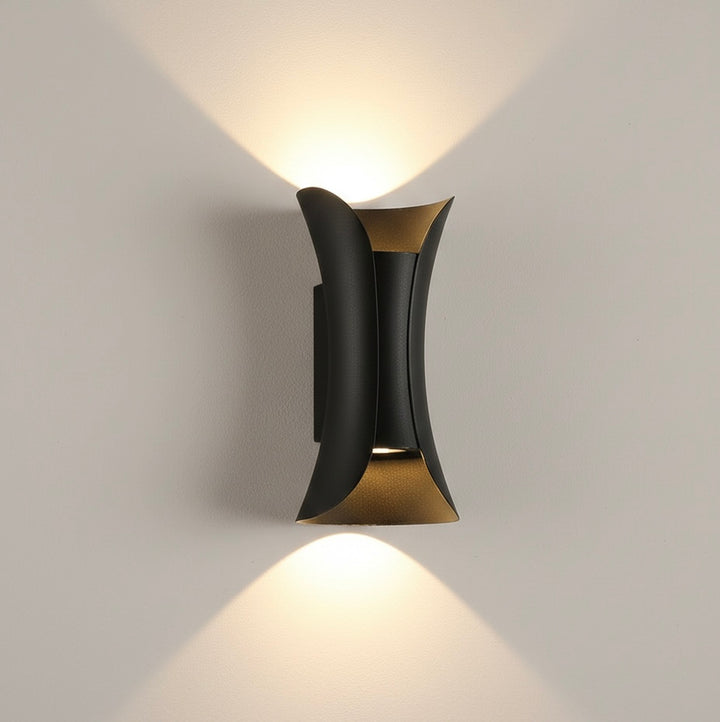 Modern Curved LED Outdoor Wall Light