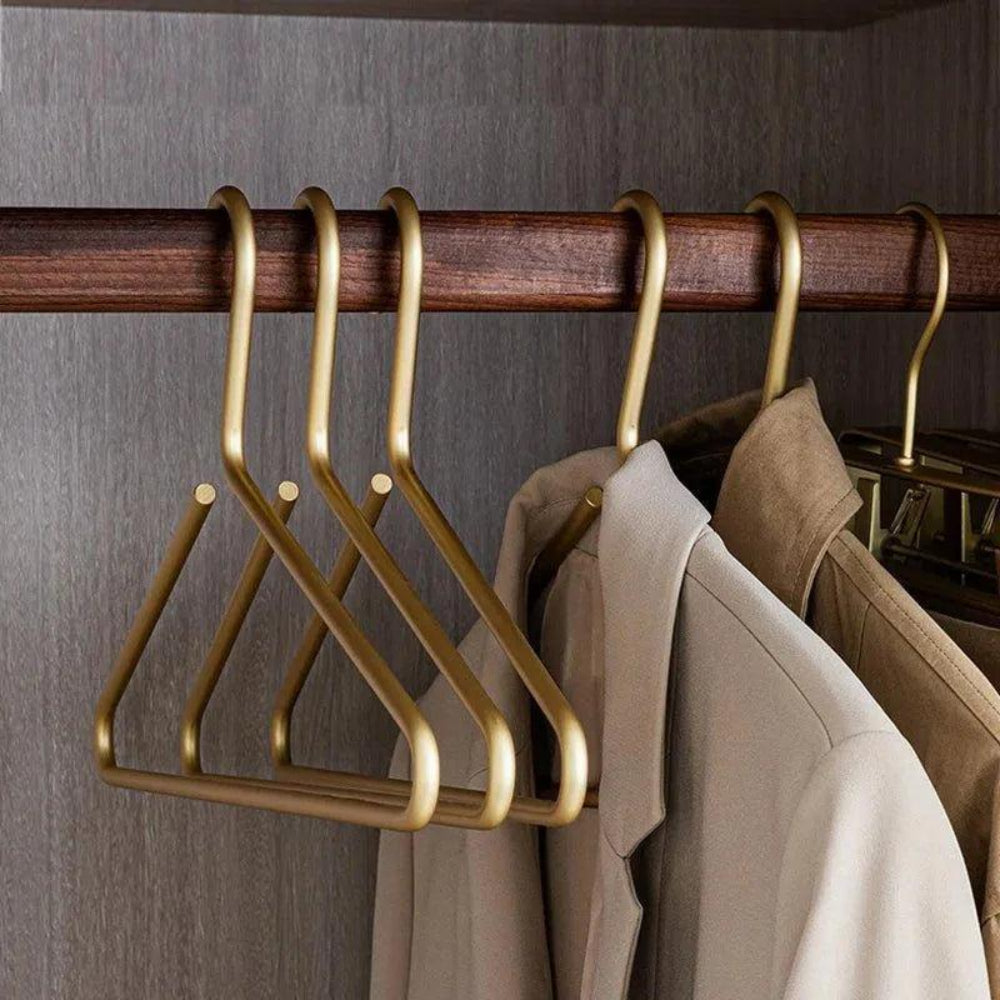 Non-Slip Clothes Hangers | 5-Piece Set, Rounded Shoulder Bar