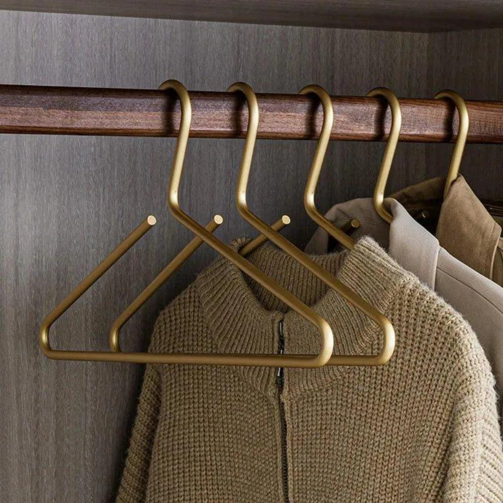 Non-Slip Clothes Hangers | 5-Piece Set, Rounded Shoulder Bar