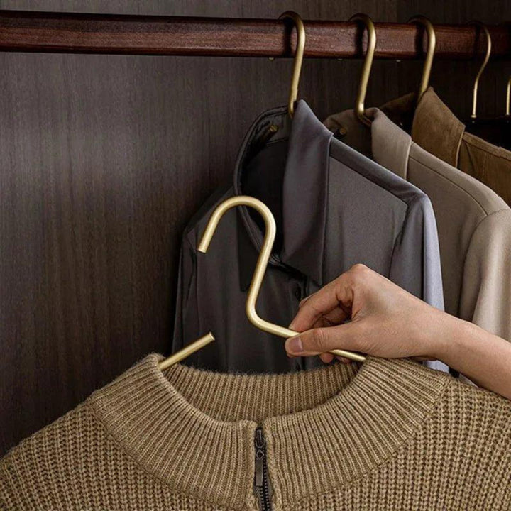 Non-Slip Clothes Hangers | 5-Piece Set, Rounded Shoulder Bar