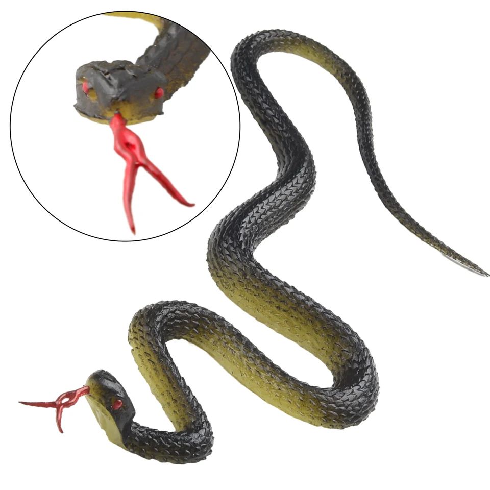 Realistic Rubber Toy Snake Halloween Decoration | Flexible Anaconda Prop with Tongue Detail | Garden Bird Deterrent