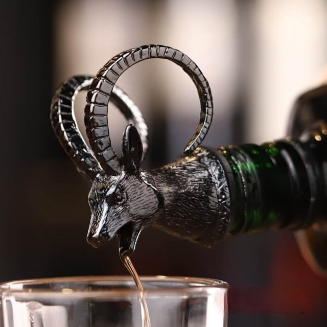 Red Wine Pourer Zinc Alloy Lion Leopard Antelope Head Wine Stopper 18