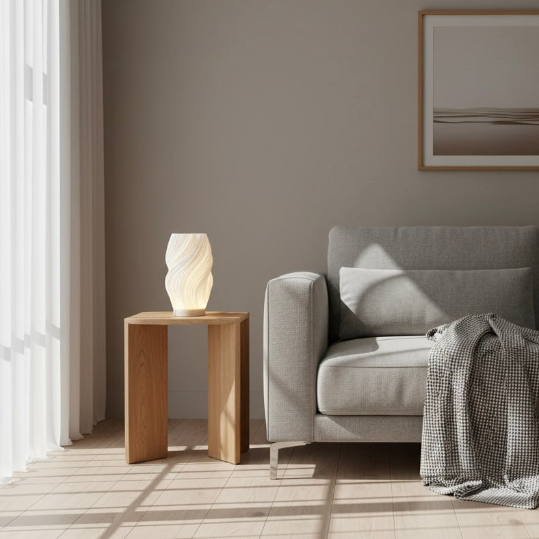 Table lamp with three-level dimming function