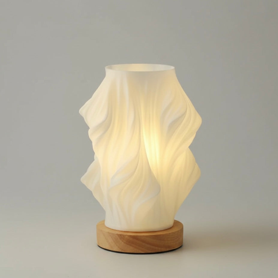Table lamp with three-level dimming function