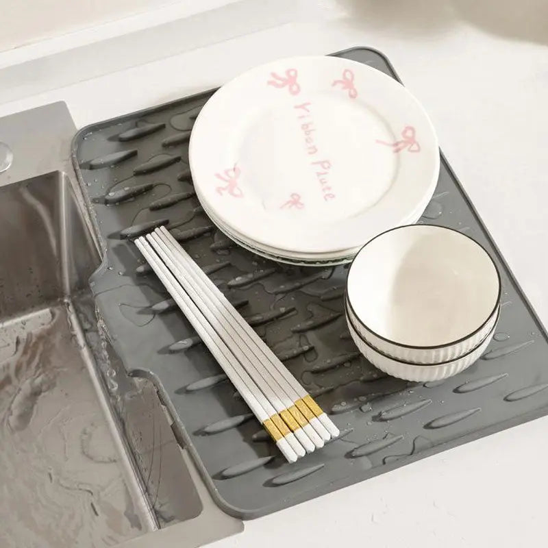 Silicone Drip Mat | Raised Ridges And Angled Drain Spout