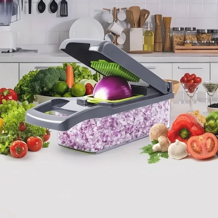 Vegetable slicer set with blades and collection container 1