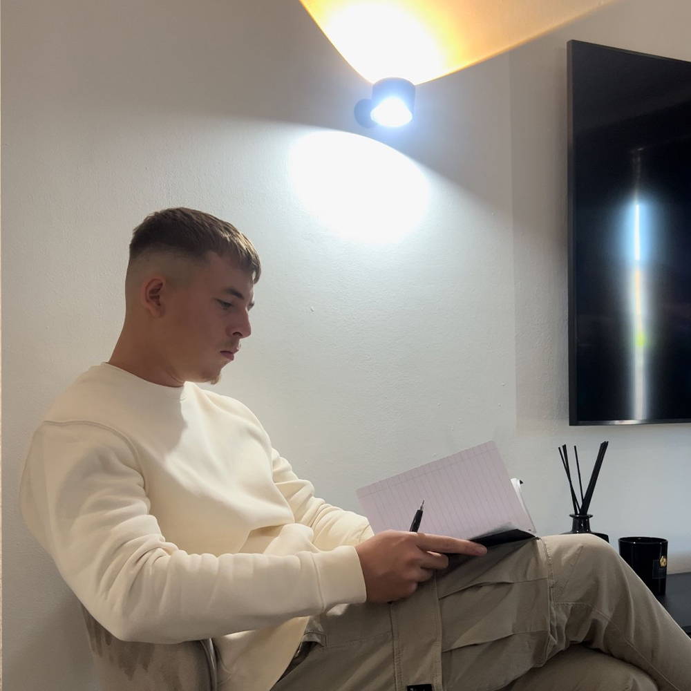 Wireless LED Wall Light | Adjustable Colour Temperature | USB Rechargeable, 30-Day Battery Life, 15-Second Install
