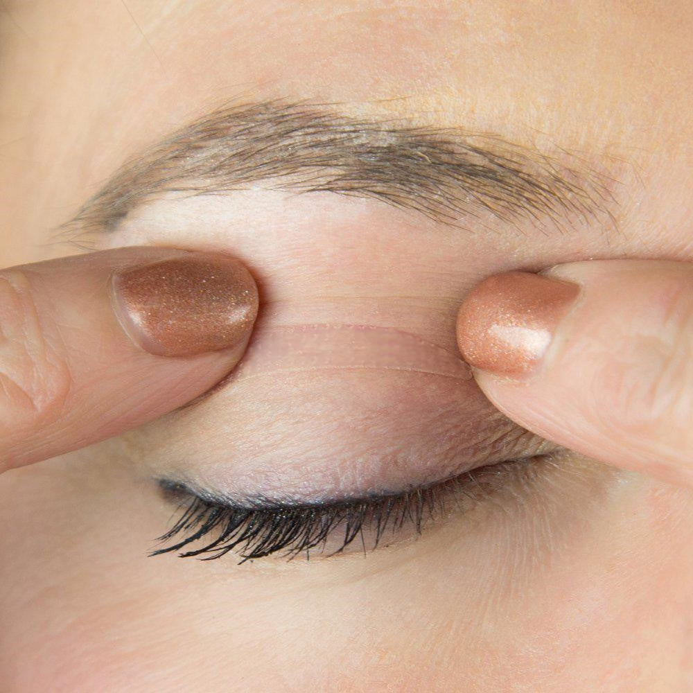 Eyelid Lift Tape 100 Strips | Invisible, Latex-Free & Hypoallergenic | Reusable Up To 50 Times, No Surgery Needed 2