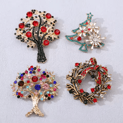 Vintage Brooch Pin Santa Claus Christmas Alloy Metal with Secure Backing 9