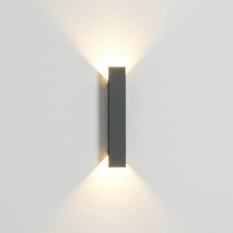 Modern LED outdoor wall light with waterproof aluminium design